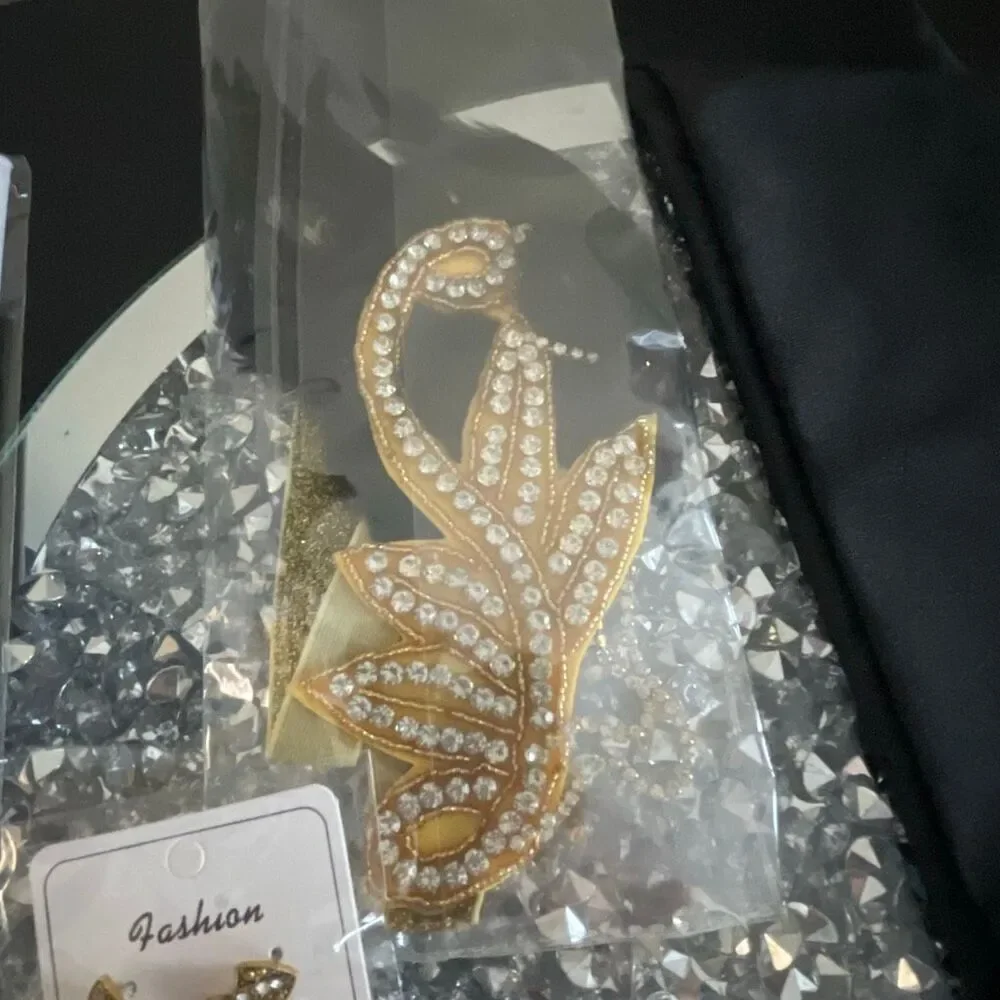 Brand new 1920s-1930s flappers accessories gloves, head band, necklace, cigar - Picture 6 of 9